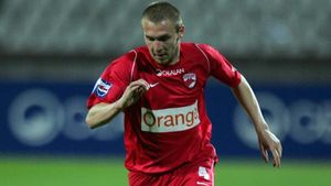 "Moți stă la Dinamo"