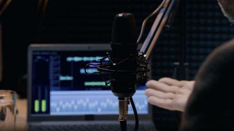 EXTRA Boala soției l-a determinat pe cunoscutul analist sportiv să se retragă de la TV!