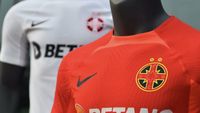 Sfidare maximă la Universitatea Craiova! Un jucător a venit îmbrăcat cu tricoul FCSB-ului în cantonamentul echipei. Cum a reacționat clubul