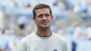 „Chivu nu are o misiune ușoară”. Legendarul Costacurta știe de ce misiunea la Inter va fi dură pentru român