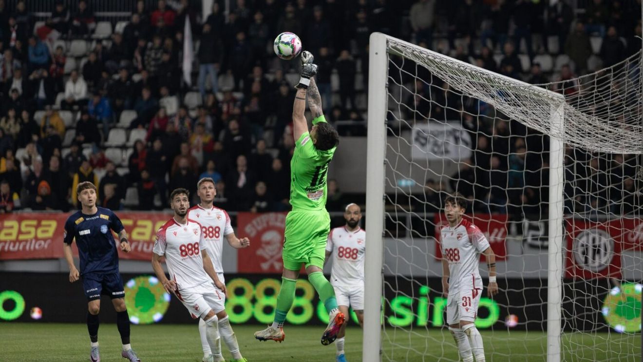 „Ovidiu, jucăm în 10! N-are nicio treabă!” Cum arată Dinamo și ce își doresc fanii „câinilor”, la 39 de ani de la semifinala cu Liverpool: „Ce este cu el?” | SPECIAL