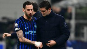 Hakan Calhanoglu le-a spus-o clar turcilor, în față: „Chivu e o persoană caldă, diferit de Inzaghi”