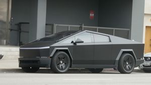 A cumpărat un Cybertruck nou de la Tesla, dar ce a descoperit la maşină e de necrezut