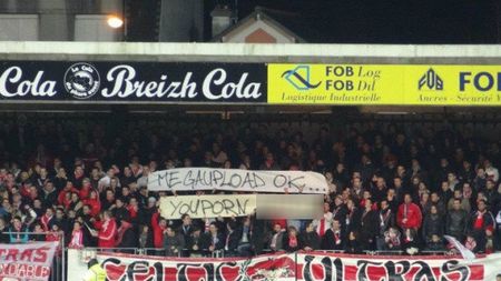 FOTO** Campanie anti-ACTA! Echipa "sânilor" francezi sare în ajutorul celui mai popular site PORNO