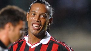 Tricourile jucătorilor Seedorf, Pato, Gattuso, Ronaldinho și Nesta, scoase la licitație la Iași!