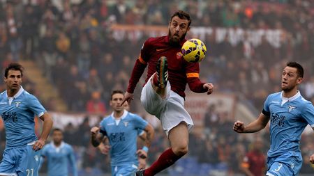 Jucătorii lui Lazio au intrat cu cu tricouri pe care scrie "Je suis Charlie" în derby-ul cu AS Roma