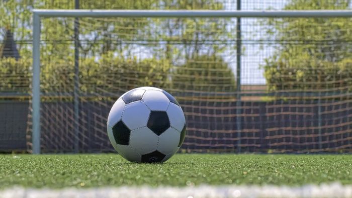 Se poate mai rău ca în România. S-a întâmplat în Bulgaria: clubul și-a cerut scuze, după ce a ținut moment de reculegere pentru fotbalistul care n-a murit!