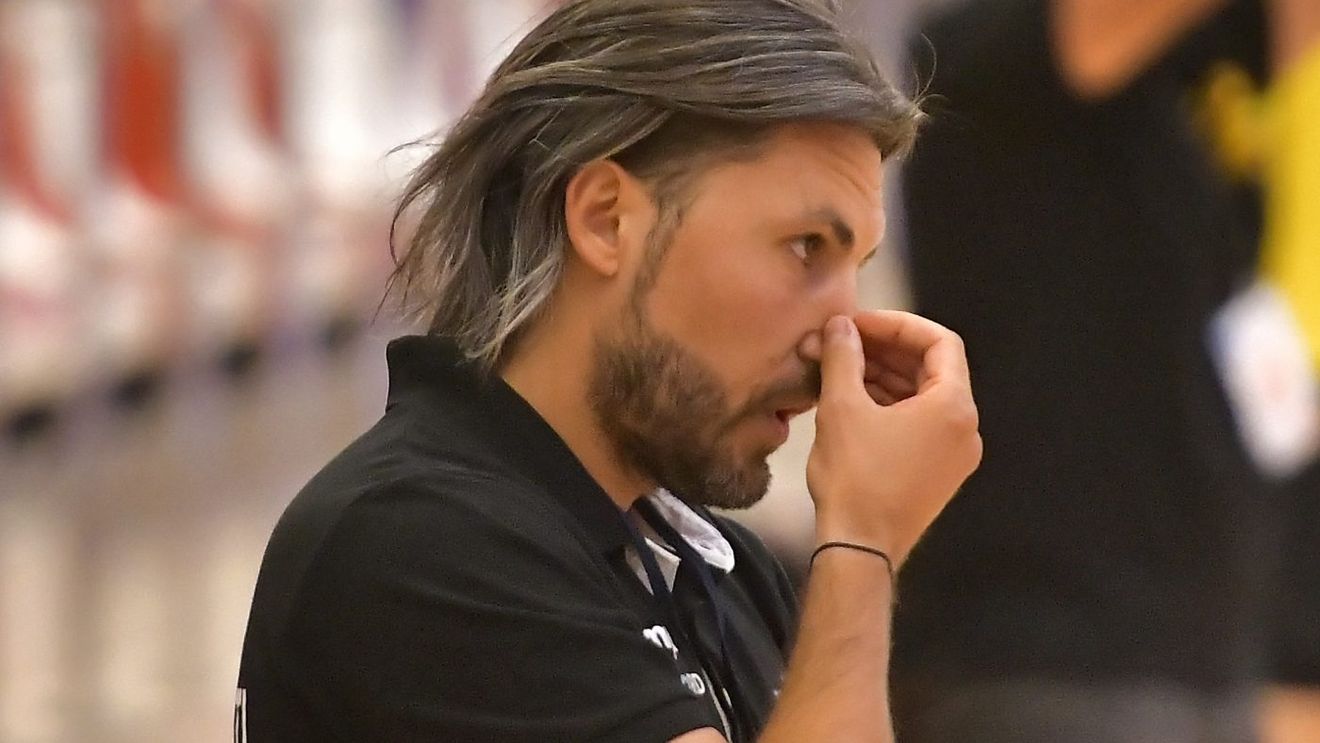 CSM București a ratat titlul în handbalul feminin, Adi Vasile a găsit explicația: „Am plecat la drum cu un lot incomplet" | SPECIAL