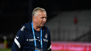 CFR Cluj a reacționat după ce Dan Petrescu a înjurat un jurnalist la conferința de presă: „Nu a realizat asta!”