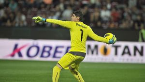 Fanii l-au acuzat că nu vrea să joace, dar Silviu Lung jr. le-a închis gura! Dovada accidentării care îi face zile amare portarului român: ”Am dureri teribile” | FOTO