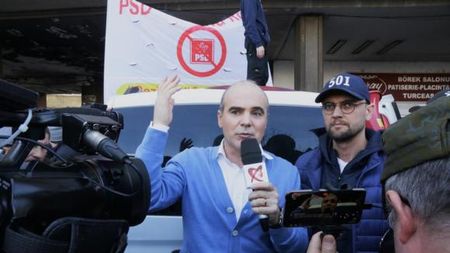 Continuă scandalul la Realitatea TV! Aproape 50 de oameni, numiți "trompetele lui Coldea", ar putea fi scoși de pe post. Răspunsul dur al lui Rareș Bogdan la aflarea veștii