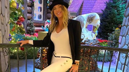 Nadia Comăneci arată senzațional la 61 de ani! „Zeiţa de la Montreal” continuă să uimească cu forma fizică de invidiat. Nu se ferește să îmbrace rochii decoltate și transparente | GALERIE FOTO