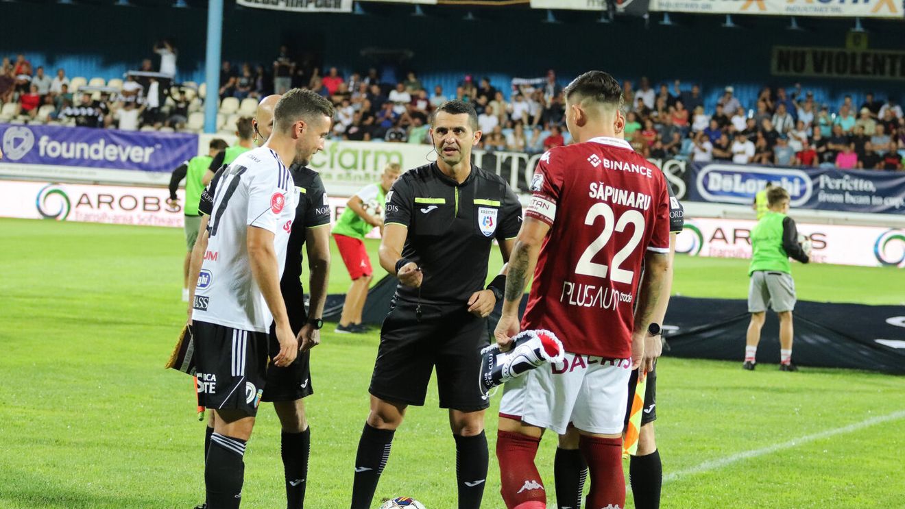 Un fost vârf de la AC Milan s-a uitat la U Cluj - Rapid 0-3 și a rămas de-a dreptul uimit când l-a văzut pe atacantul giuleștenilor: „Va înscrie goluri!”