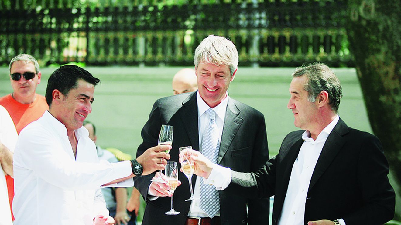 "Becali îl șantajează** pe Renzo!"