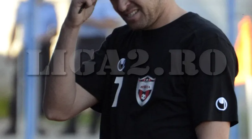 Oprița a debutat ca antrenor:** 