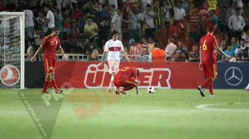 Ne fură până și frații sârbi! **Turcia-România 2-0