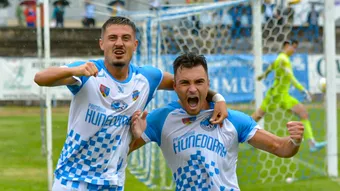 Corvinul, la primele goluri primite în noul sezon de Liga 2, dar și la cea mai grea victorie obținută. Florin Maxim, după meciul cu Șelimbăr: ”Cam așa se nasc caracterele”