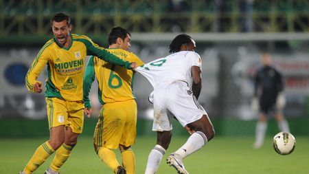 Rapid l-au transferat pe Dan Săndulescu! Giuleștenii mai negociază cu un fundaș 