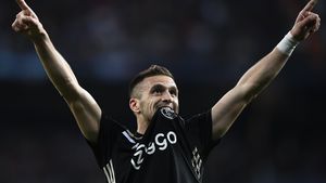 Atât de mare a fost Dușan Tadic! "Ucigașul" Realului și cea mai mare onoare posibilă după evoluția stelară de pe "Bernabeu"