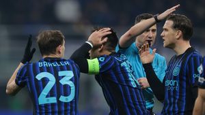 Fotbalistul lui Chivu a „explodat”, în direct, la interviu, după Inter – Liverpool: „Ăla nu e niciodată penalty!”