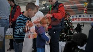 FOTO** Jucătorii steliști le-au oferit cadouri copiilor de la grupele de juniori