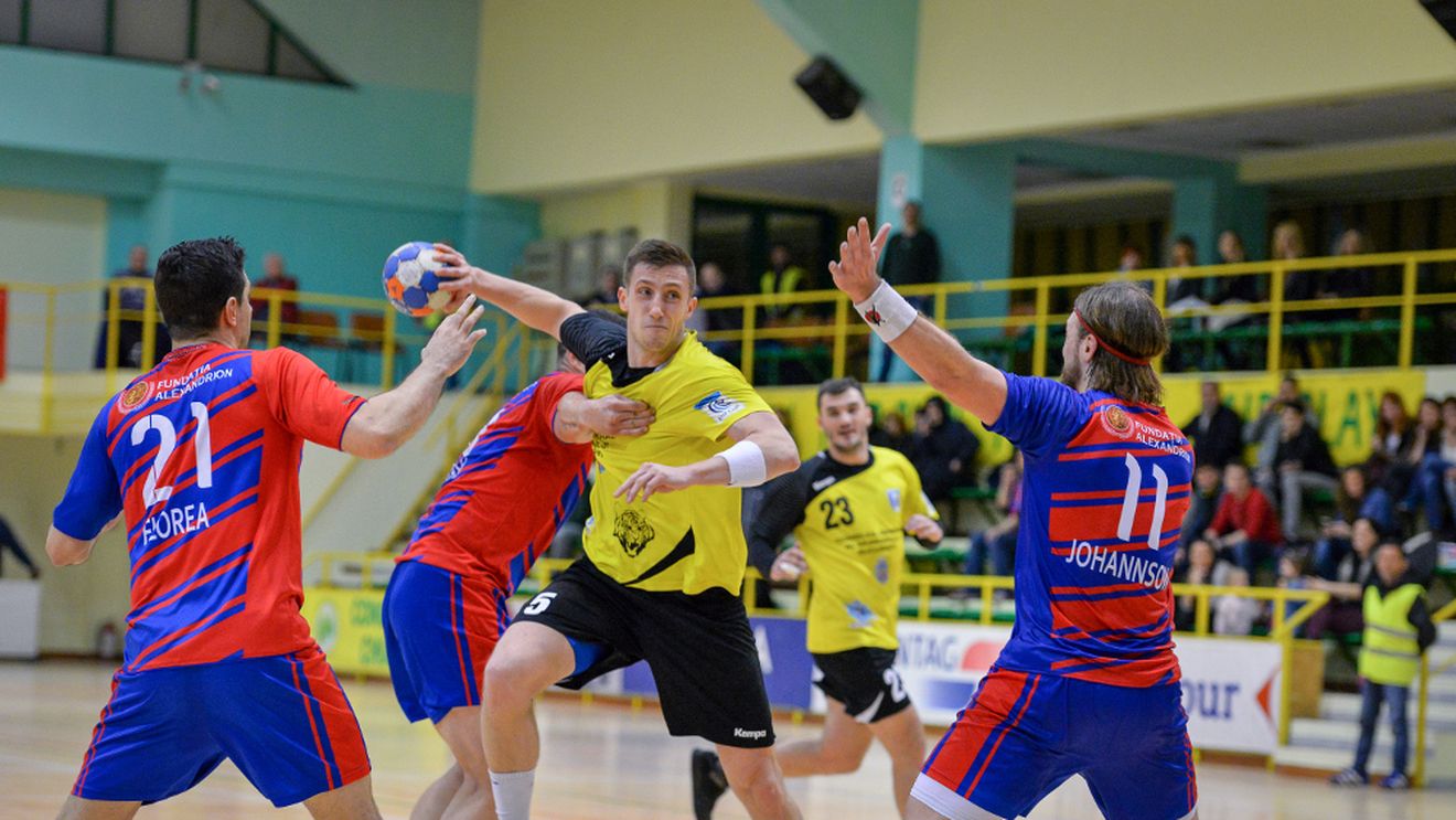 Victorie importantă pentru echipa de handbal a Stelei. "Roș-albaștrii" s-au impus cu 29-28 în fața lui CSM București