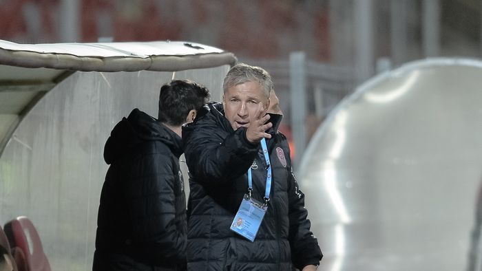 Petrescu, supărat. "M-au făcut pilaf! Dacă îi auzeam, îi linișteam eu" Antrenorul CFR-ului a trăit la intensitate maximă victoria cu Astra