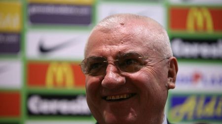 Mitică zâmbește din nou:** "Drepturile TV sunt aproape vândute!"