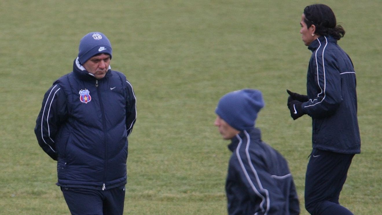 Lăcătuș: "Am un semn de întrebare pe postul de mijlocaș stânga"