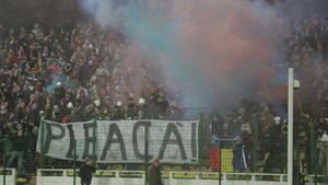 Becali a închis Peluza** "Sud"