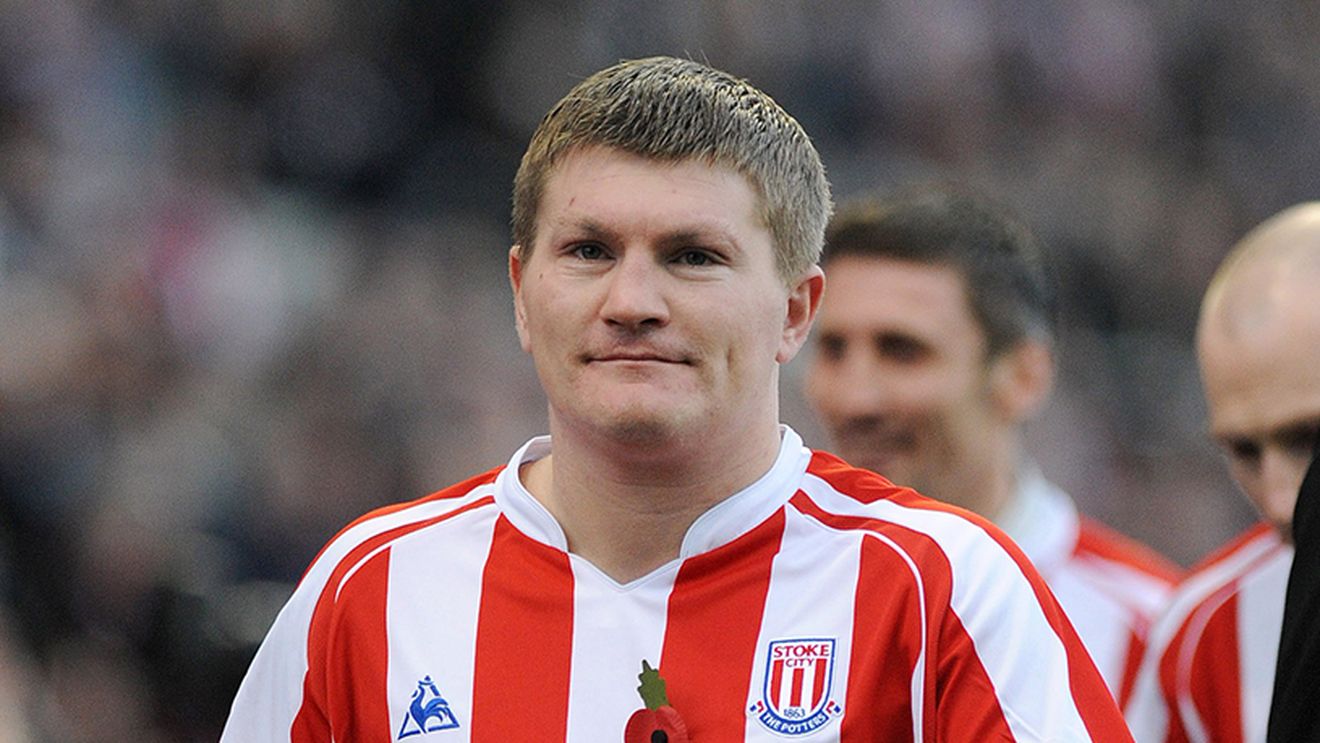 Drama unui mare campion mondial la box: "Am încercat de mult ori să mă sinucid. Veneam acasă, luam un cuțit, stăteam în întuneric și plângeam"