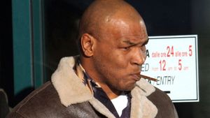 Cât TUPEU să ai? Mike Tyson, jefuit în timp ce dormea!** Vezi cum s-a terminat incidentul!