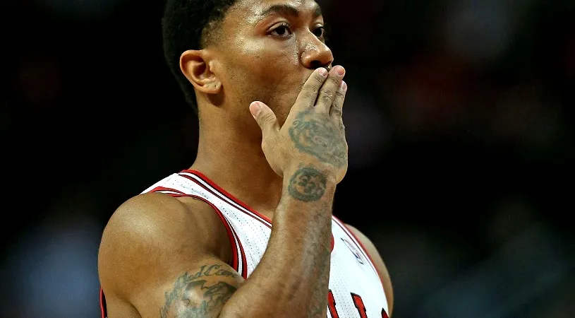 Îngrijorare maximă la Bulls! Derrick Rose a părăsit terenul în cârje! Ce a pățit 'taurul'