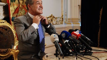 "Bunul, 'excelentul' și tăcutul"** Cum a decis Becali cine rămâne la Steaua din vară: "N-a comentat nimic" 
