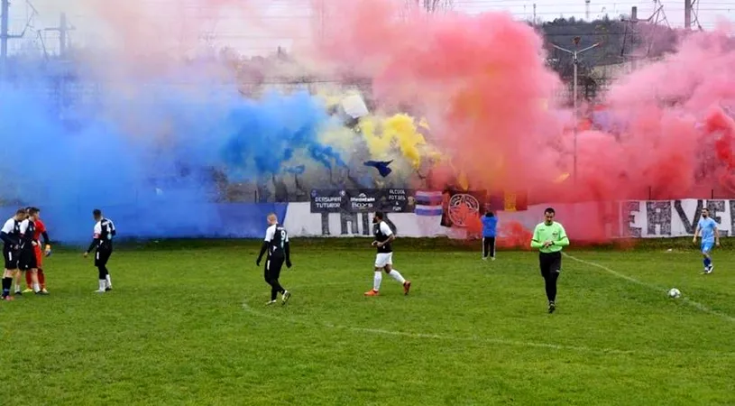 Atmosferă incendiară la un amical între o echipă de liga a 6-a și una de liga a 5-a! O parte a galeriei FCSB a fost special la partidă. FOTO&VIDEO