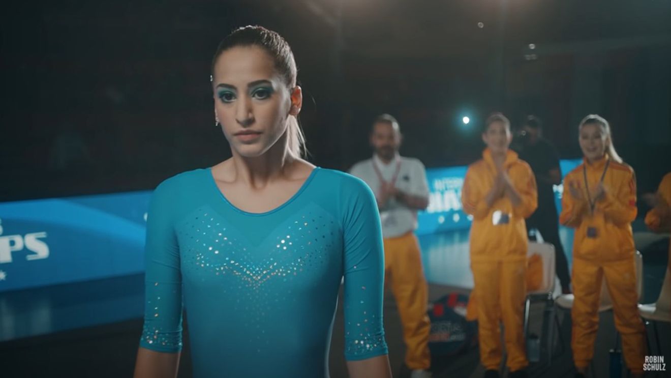 Cadou inedit la ieșirea din scenă! Olivia Cîmpian a renunțat la gimnastică în favoarea medicinei nu înainte de a filma într-un videoclip pentru celebrul artist german Robin Schulz