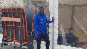 Harlem Gnohere trage la „câini”. Mihai Popescu i-a făcut „marcaj” atacantului francez |VIDEO