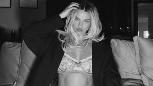 Soția fotbalistului român cu un salariu de aproape jumătate de milion de euro face plajă pe terasa apartamentului, în SUA, și a atras toate privirile vecinilor. Cum arată femeia de 26 de ani. GALERIE FOTO