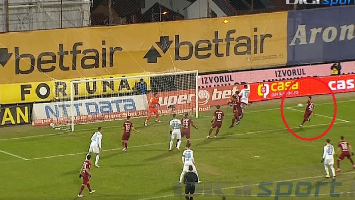 Ce spun "Legile Jocului" și recomandările UEFA despre hențul lui Mario Camora din derby-ul CFR - FCSB! Regulamentele îi dau dreptate lui Istvan Kovacs 