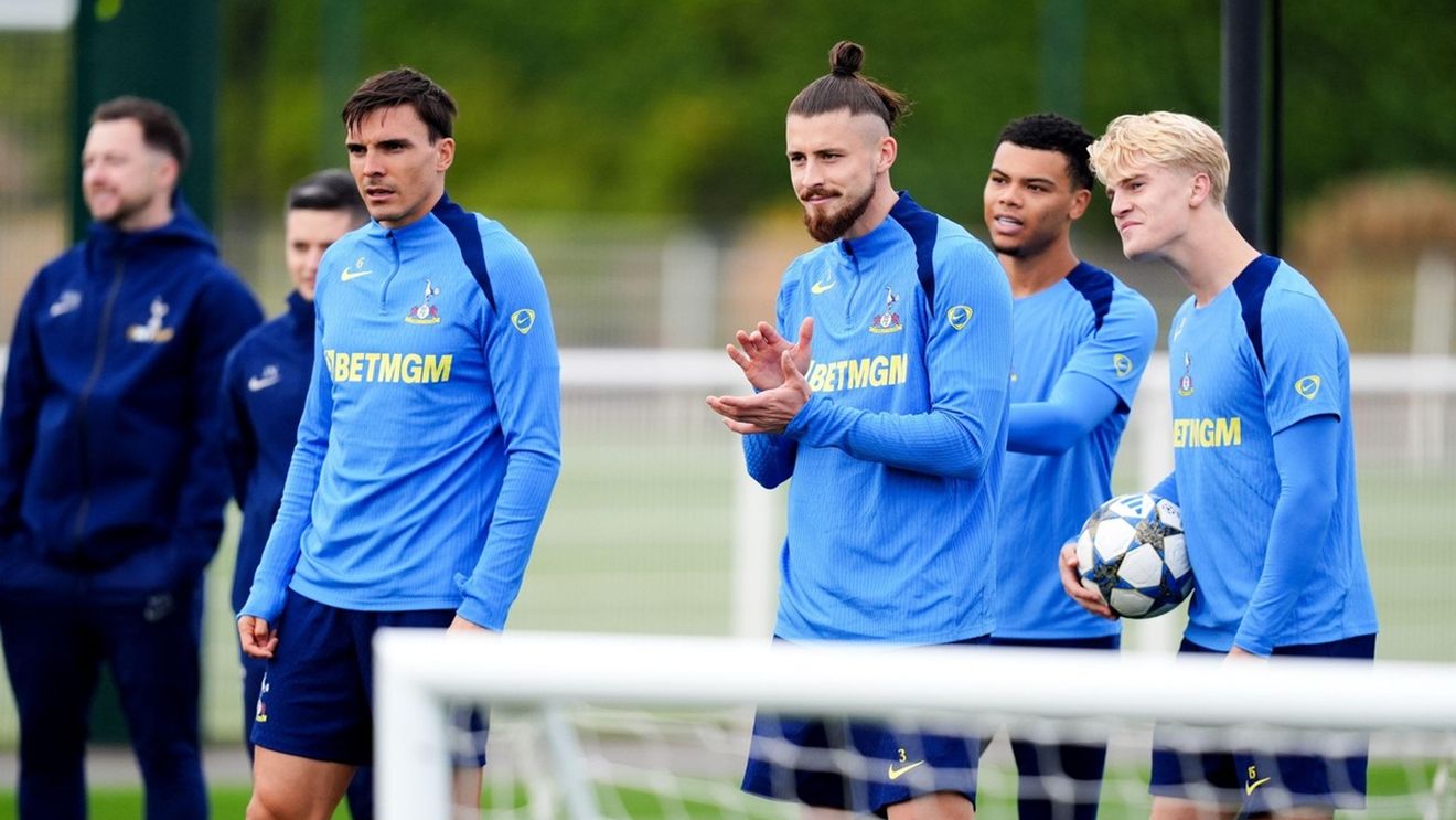 Ce se întâmplă cu Radu Drăgușin. La Tottenham e o criză uriașă în defensivă