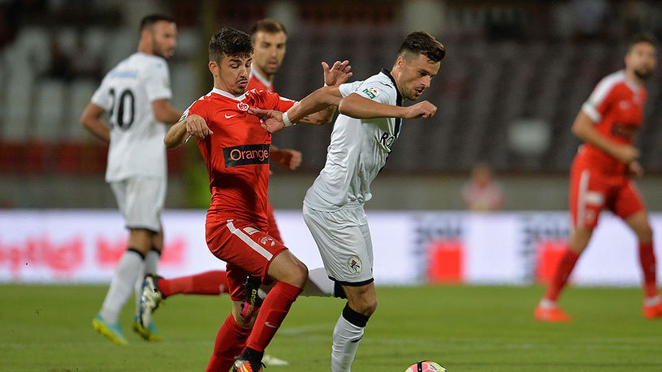 Prima surpriză a etapei! Dinamo - Gaz Metan 1-1. "Câinii" rămân liderii Ligii I. Elevii lui Pustai le-au pus probleme serioase gazdelor