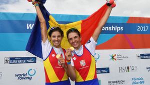 Povestea "gemenelor" de AUR ale canotajului. Ionela Livia Lehaci și Gianina Elena Beleagă au cucerit titlul mondial la canotaj în proba de dublu vâsle categorie ușoară. "Șase ani m-am chinuit să mă îngraș și nu am putut. Am vrut să renunț!"