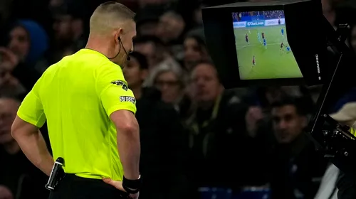 Fără precedent în istoria Premier League! VAR l-a chemat pe arbitru pentru a-i da roșu unui fotbalist, dar centralul a refuzat pur și simplu să o facă