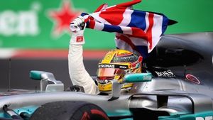 Mesajul unui campion, semnat Lewis Hamilton: "Lumea îmi spunea că e imposibil. Dacă îți urmezi visul, acesta poate deveni realitate"
