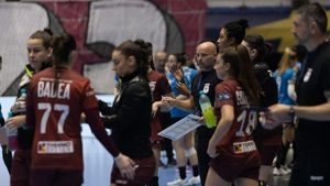 Jucătoarele de la Rapid și-au făcut fericit antrenorul după calificarea în sferturile Ligii Campionilor la handbal feminin! Ce a spus Kim Rasmussen, după meciul contra lui Krim: „Sunt mândru de ele!”