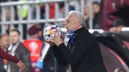 „Oprește-te, te rog frumos!”. Șumudică a întrerupt întrebarea despre FCSB și Reghecampf