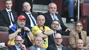 Emil Boc şi prioritățile din Cluj. Liderul din Superliga are linişte financiară şi face transferuri importante, dar bugetul pentru proiectul metroului a scăzut mult