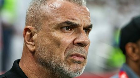 Vine nota de plată pentru Cosmin Olăroiu. Arabii anunță când poate fi dat afară selecționerul Emiratelor