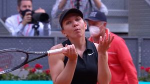 Simona Halep n-a avut un Paște liniștit, în ciuda victoriei cu Saisai Zheng! De ce s-a enervat și a dat cu racheta de pământ | VIDEO