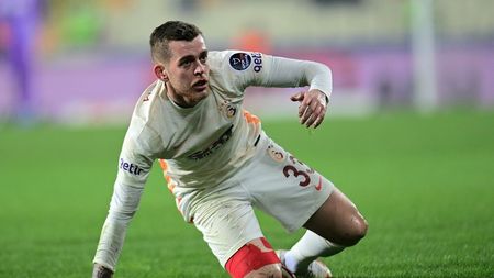 Acum câteva săptămâni turcii îi făceau statuie, acum Fatih Terim îi desființează! Alex Cicâldău, pus la zid de antrenorul lui Galatasaray: „Dacă ratezi dintr-un metru, ești incompetent”